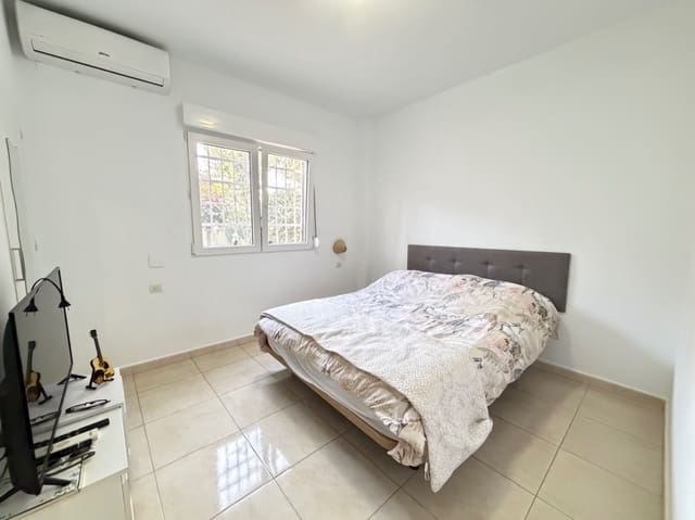 2 soveværelse Semi-Rækkehus til leje i Albir, Alfaz del Pi / L'Alfàs del Pi med swimmingpool garage - € 1.200 (Ref: 10086644)