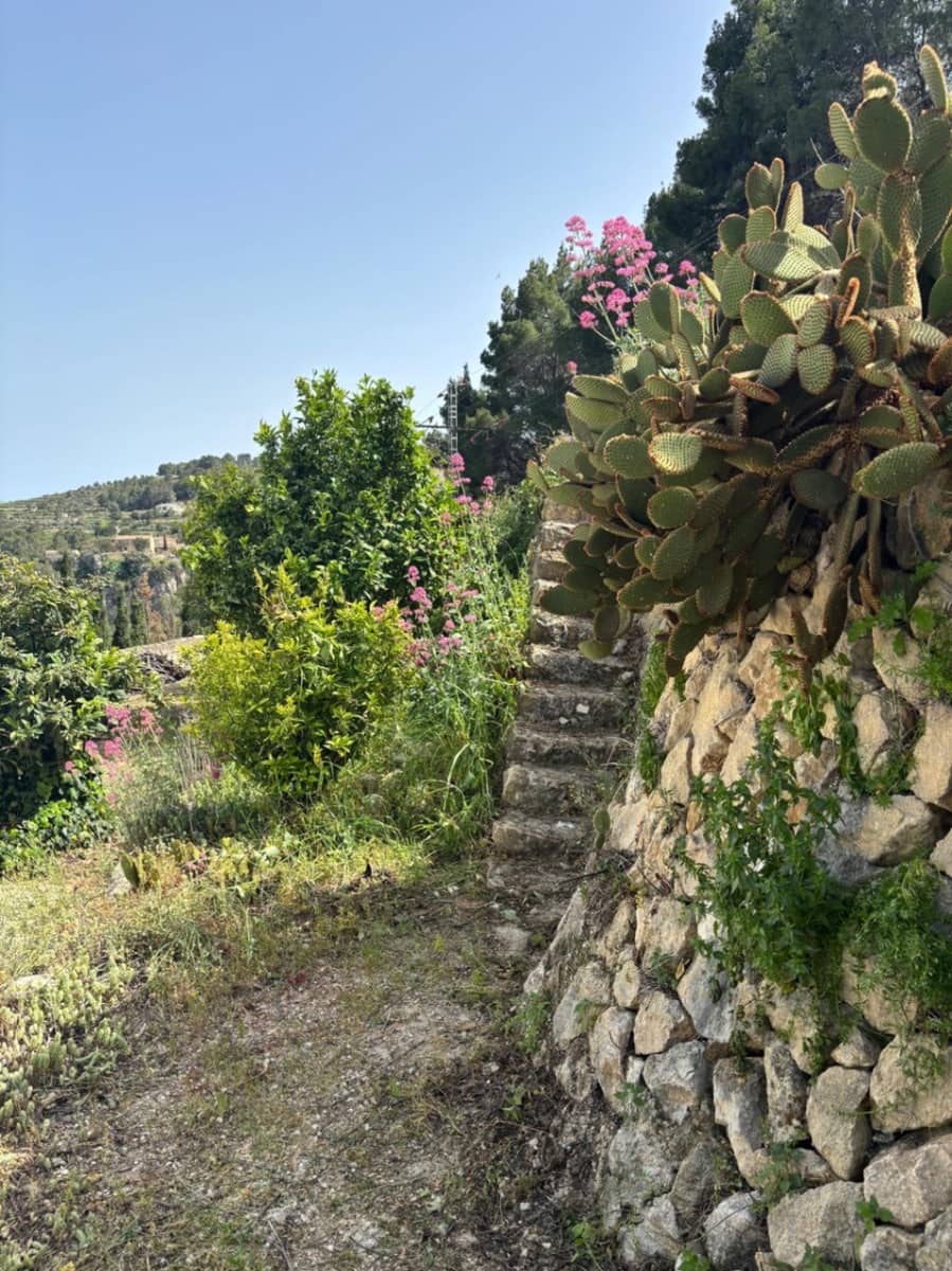 5 bedroom Finca/Country House for sale in Guadalest with garage - € 259,000 (Ref: 10120426)