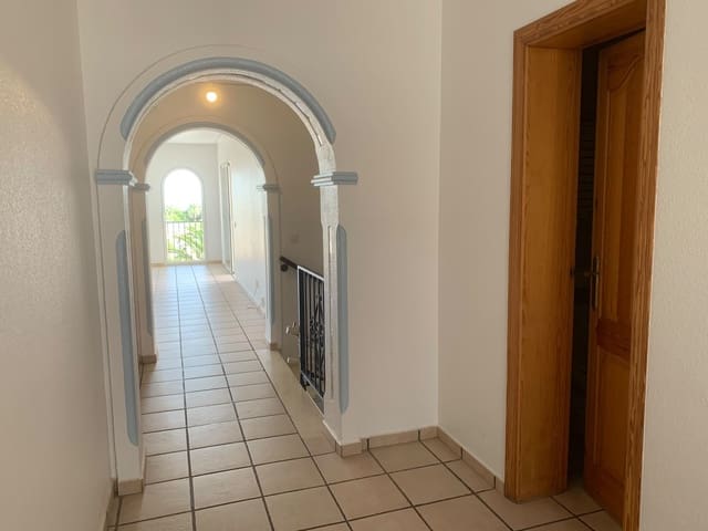 5 sypialnia Willa na sprzedaż w La Nucia z basenem garażem - 630 000 € (Ref: 10160448)