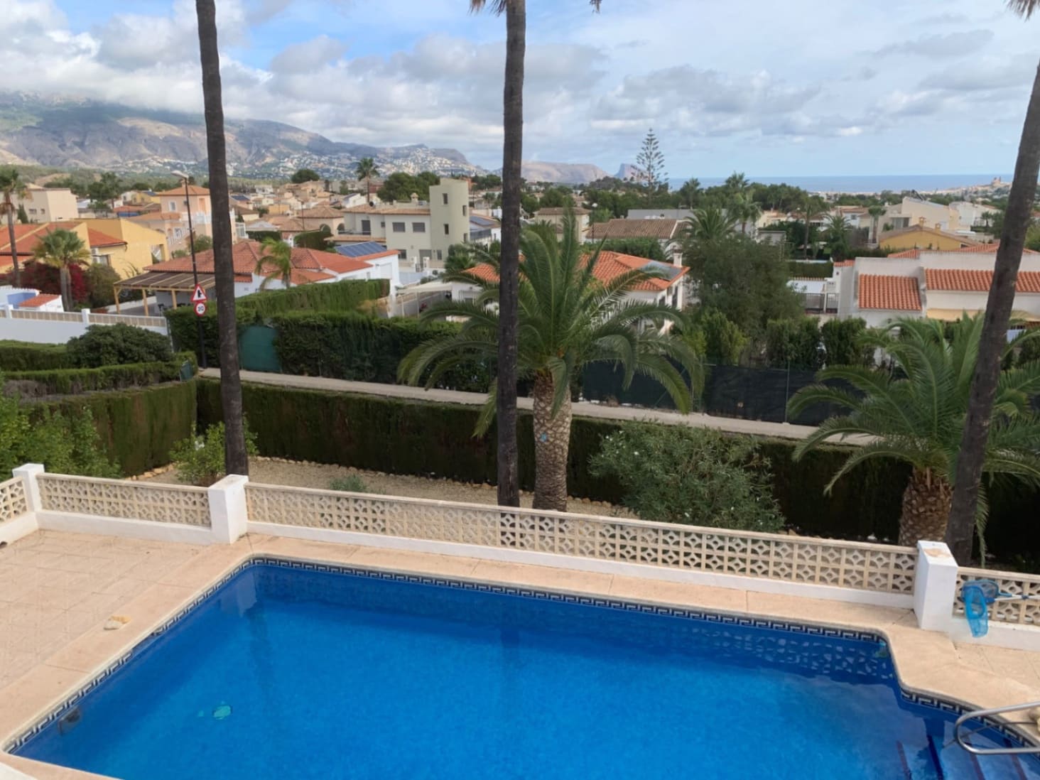 5 bedroom Villa for sale in La Nucia with pool garage - € 630,000 (Ref: 10160448)