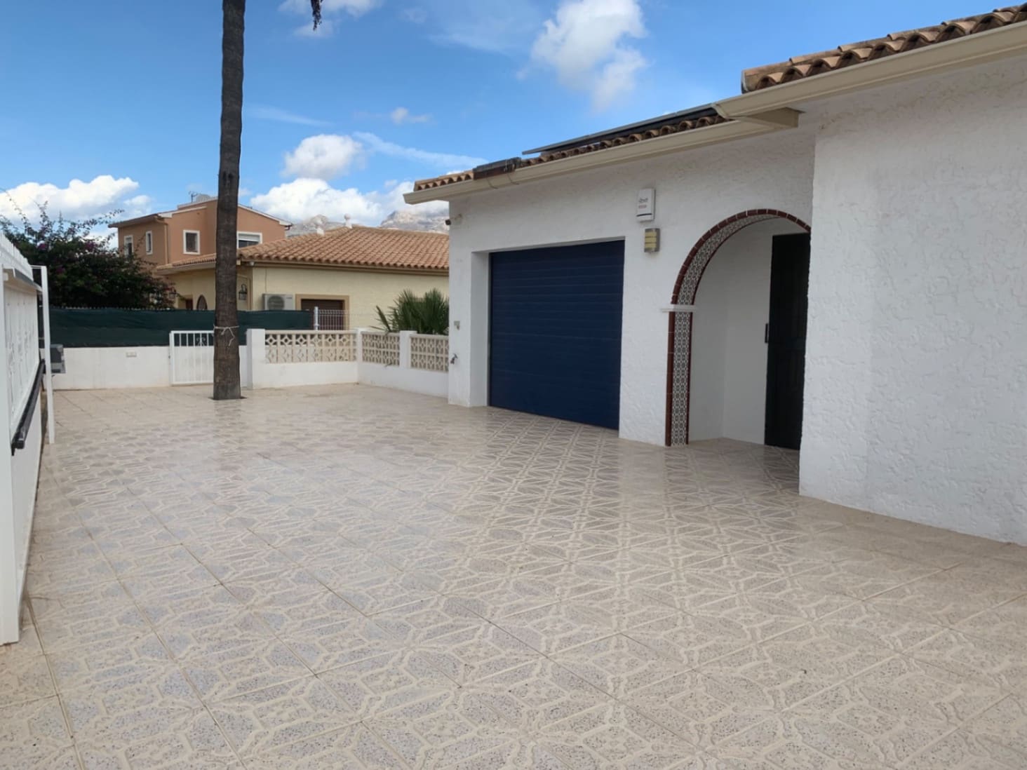 5 bedroom Villa for sale in La Nucia with pool garage - € 630,000 (Ref: 10160448)