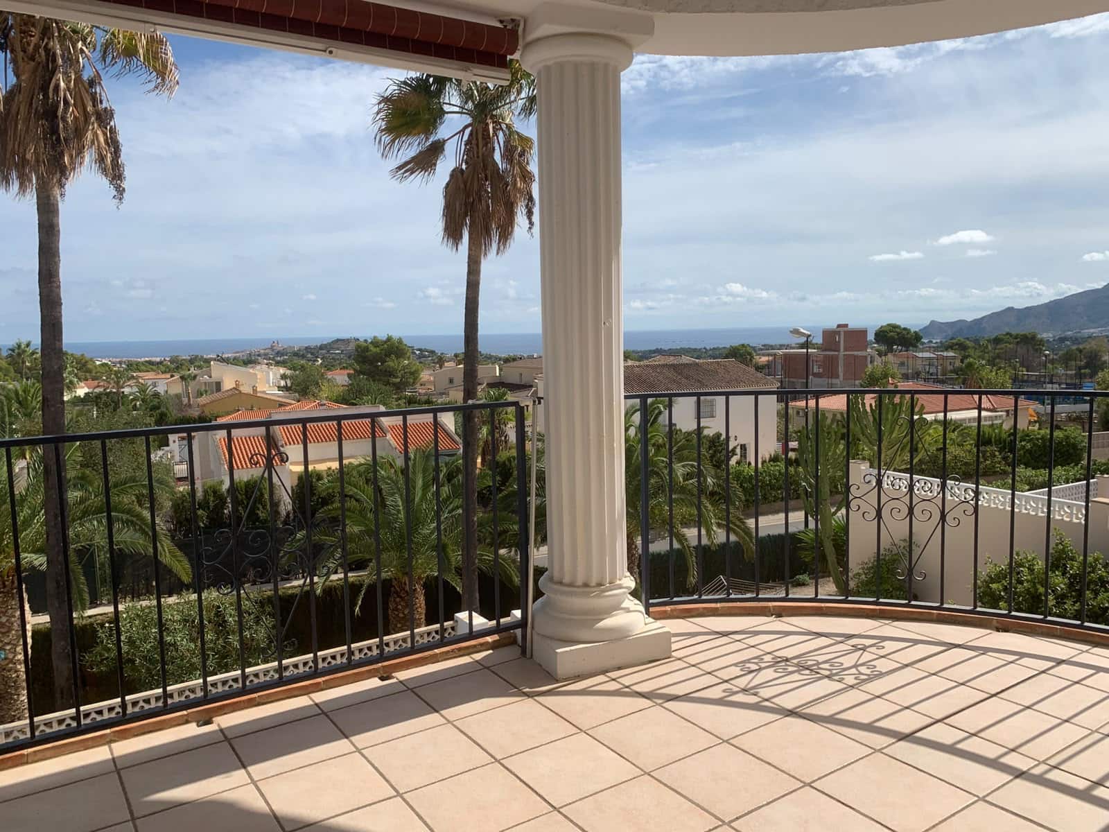 5 bedroom Villa for sale in La Nucia with pool garage - € 630,000 (Ref: 10160448)