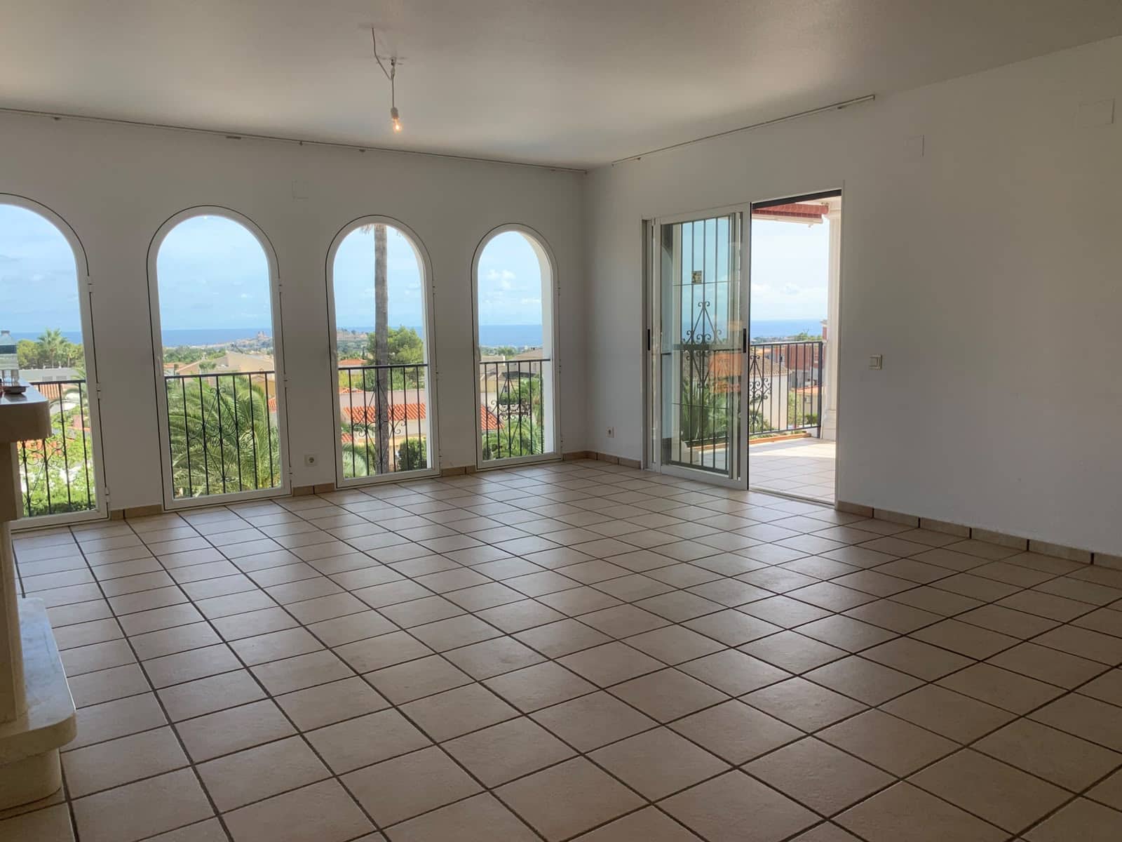 5 bedroom Villa for sale in La Nucia with pool garage - € 630,000 (Ref: 10160448)