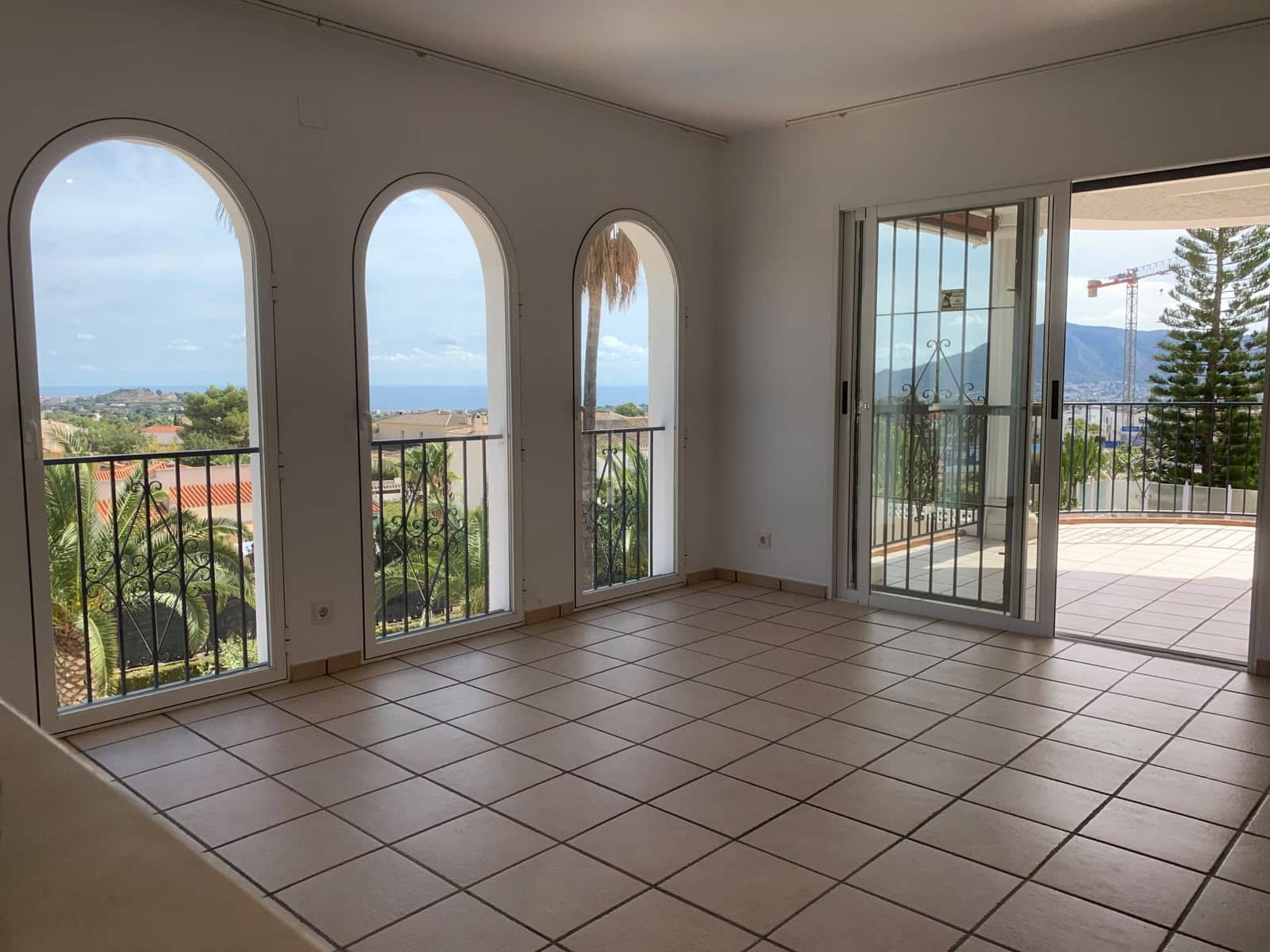 5 bedroom Villa for sale in La Nucia with pool garage - € 630,000 (Ref: 10160448)