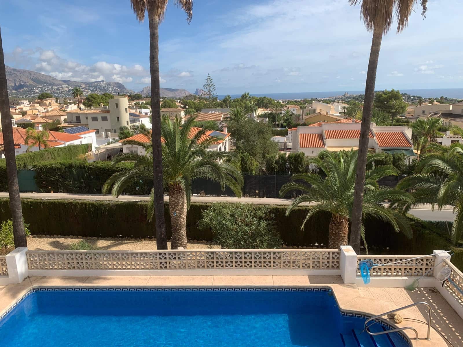 5 bedroom Villa for sale in La Nucia with pool garage - € 630,000 (Ref: 10160448)