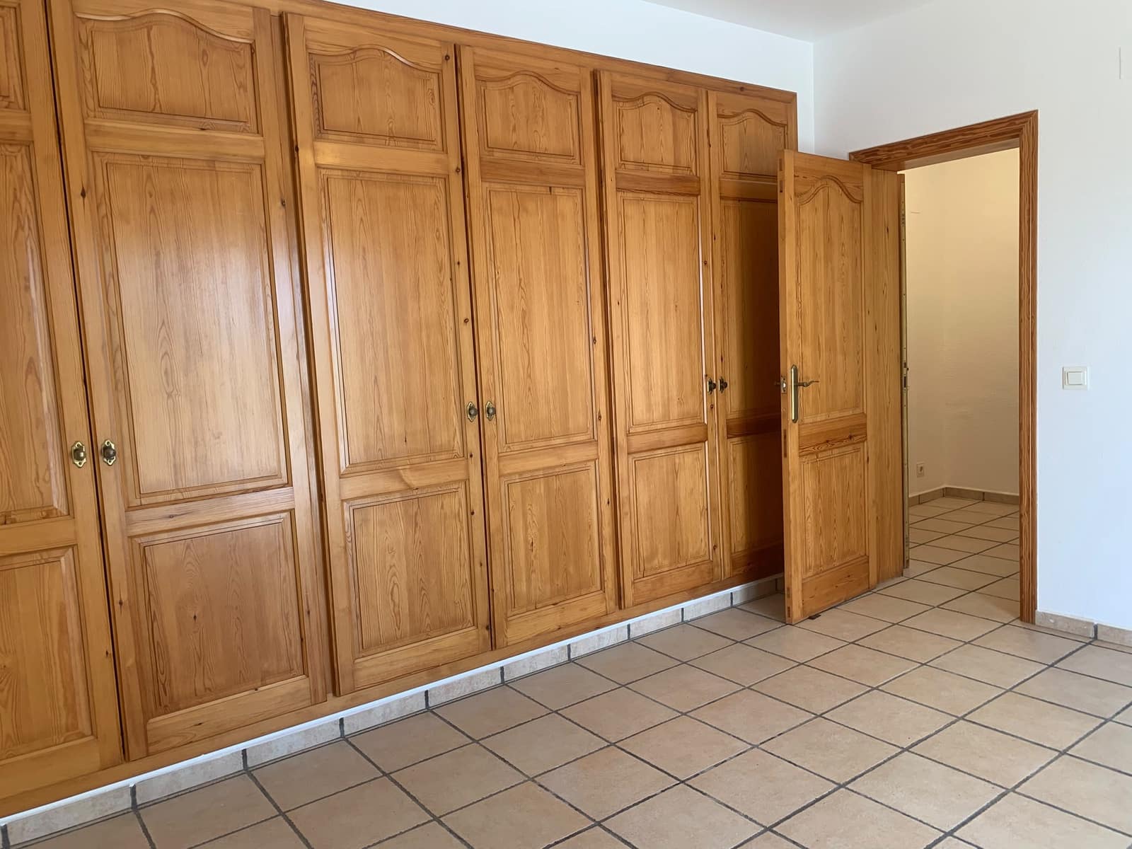 5 bedroom Villa for sale in La Nucia with pool garage - € 630,000 (Ref: 10160448)