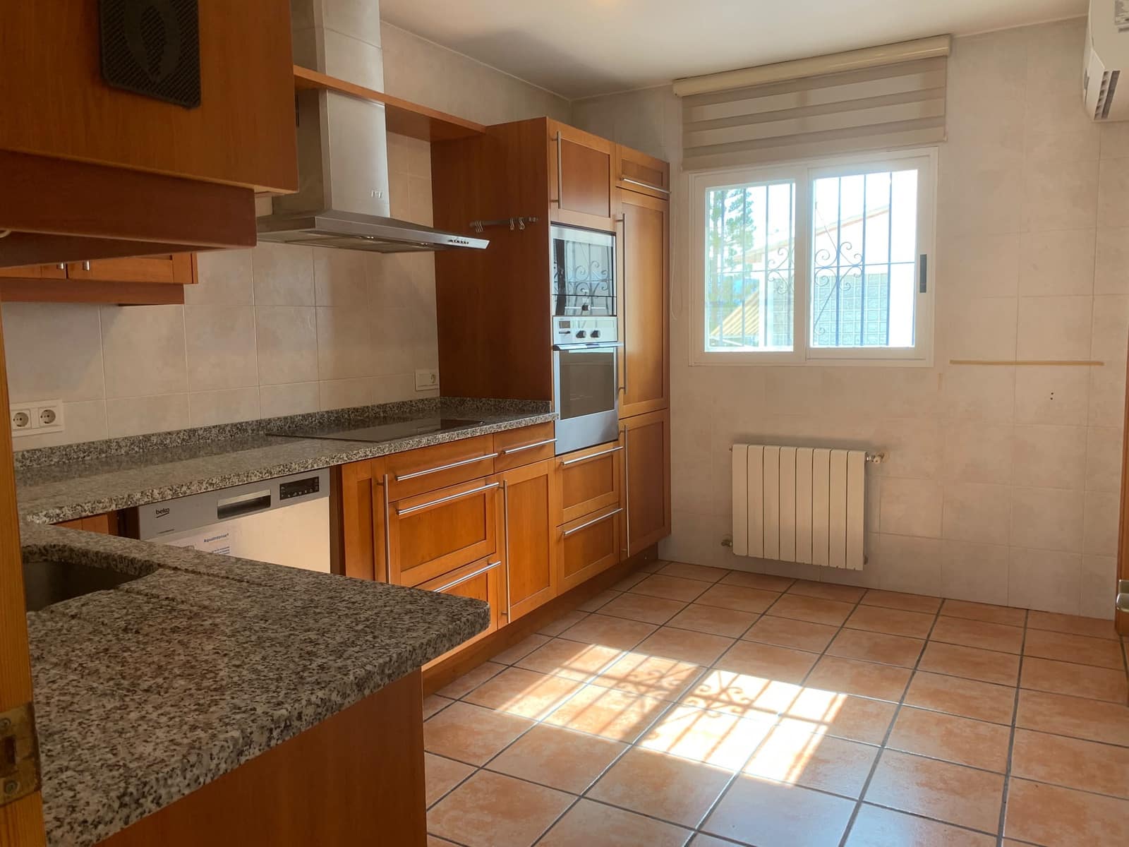 5 bedroom Villa for sale in La Nucia with pool garage - € 630,000 (Ref: 10160448)