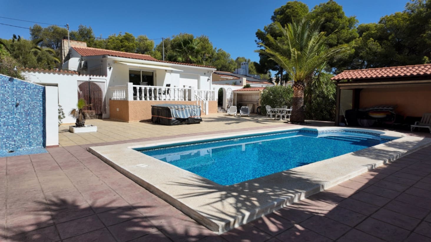 4 bedroom Villa for sale in La Nucia with pool garage - € 580,000 (Ref: 10160449)