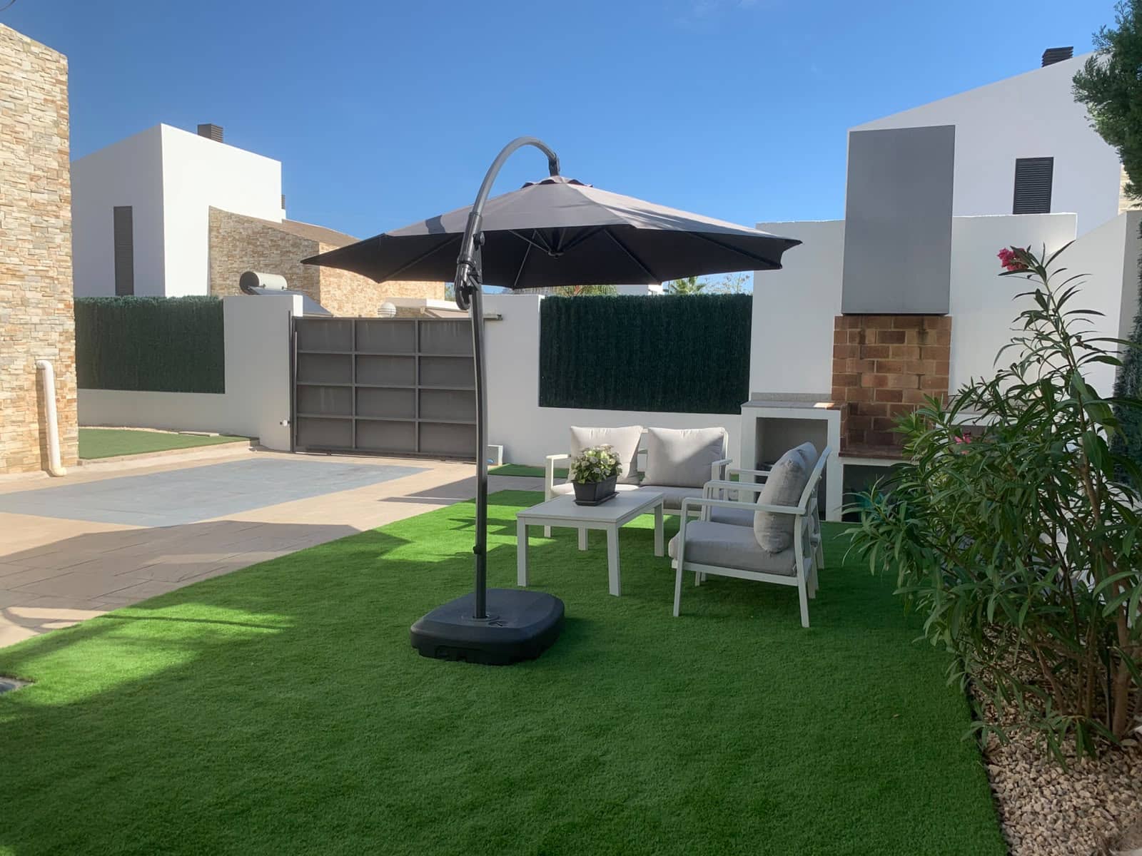 3 soveværelse Villa til salg i Polop med swimmingpool garage - € 475.000 (Ref: 10160450)