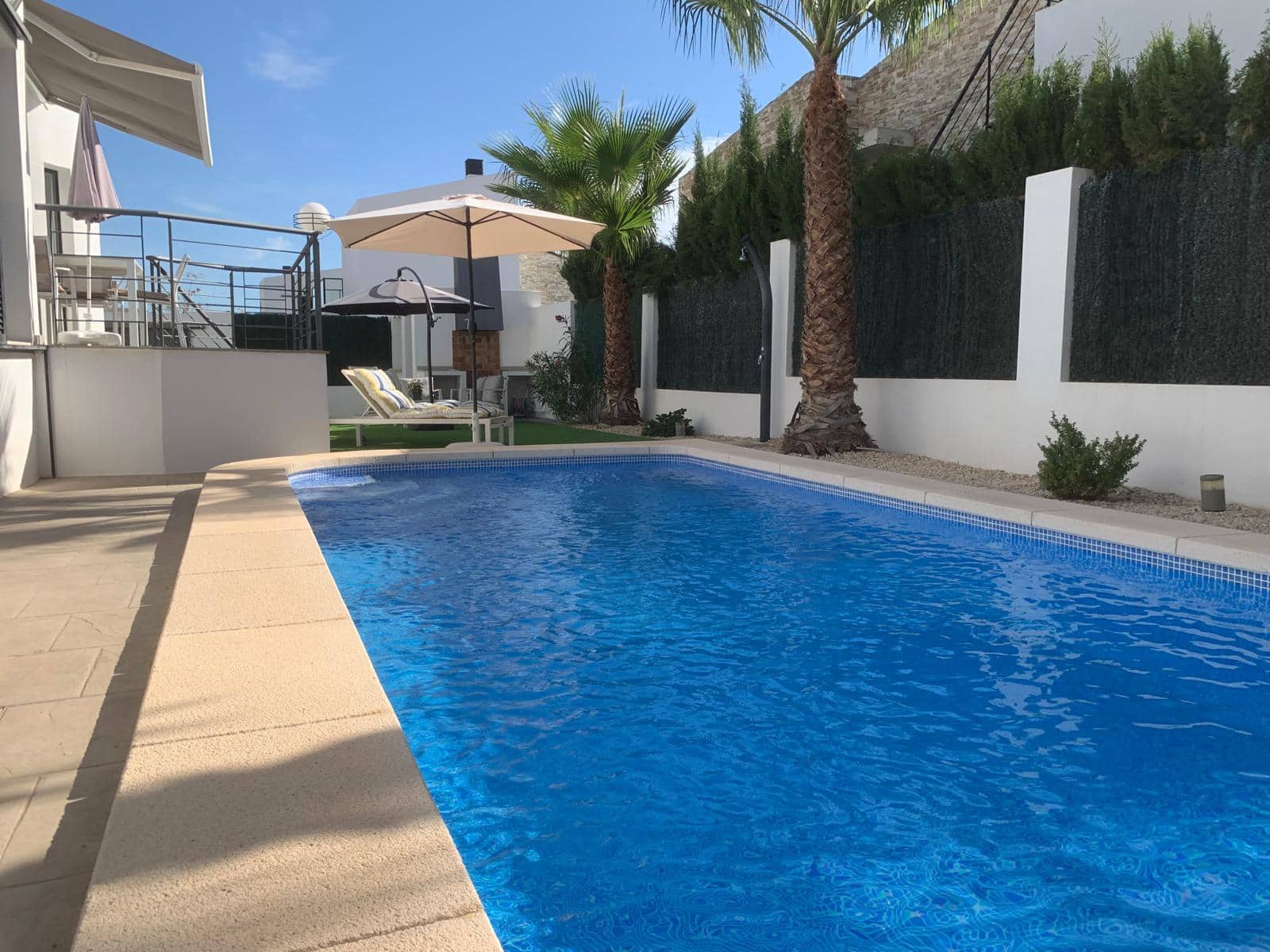 3 soveværelse Villa til salg i Polop med swimmingpool garage - € 475.000 (Ref: 10160450)