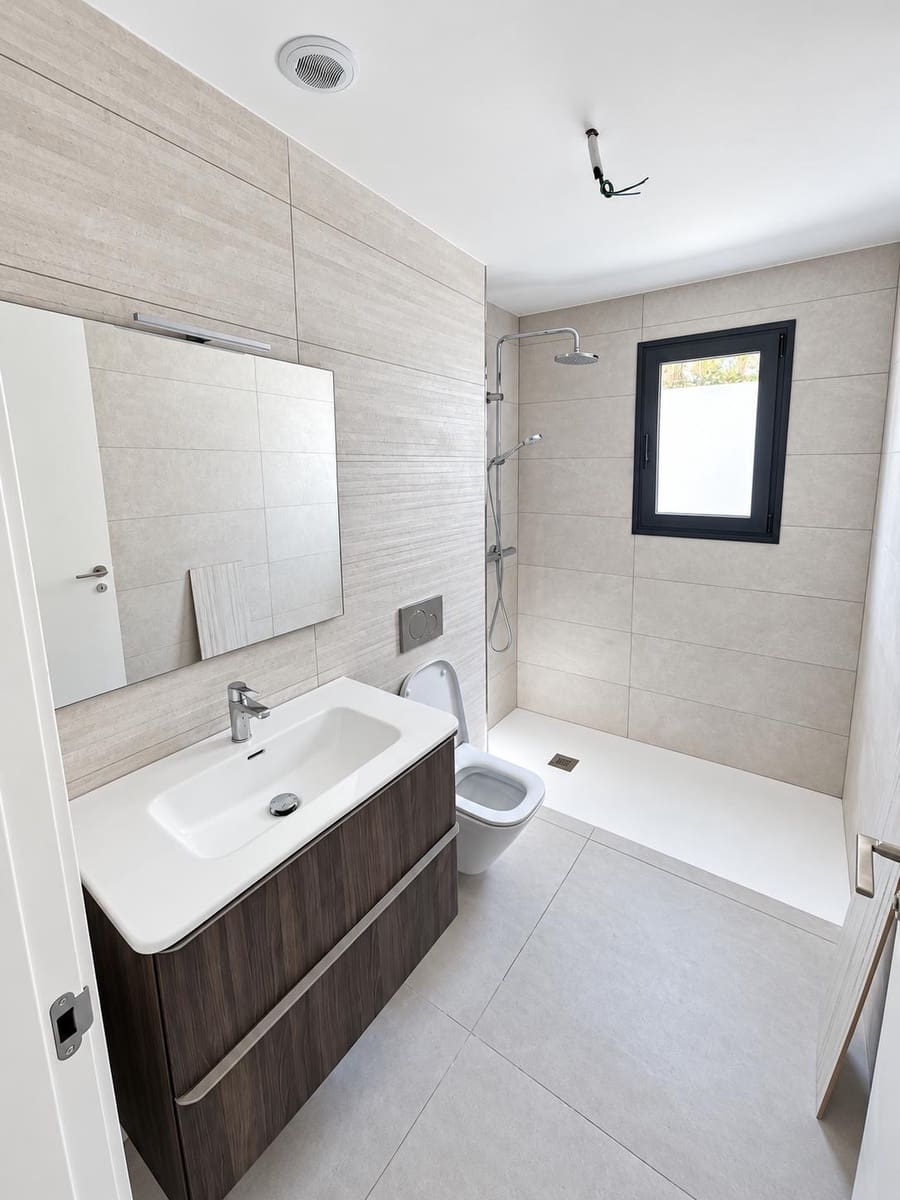 4 soverom Kjedet enebolig til salgs i Albir med svømmebasseng garasje - € 890 000 (Ref: 10163474)