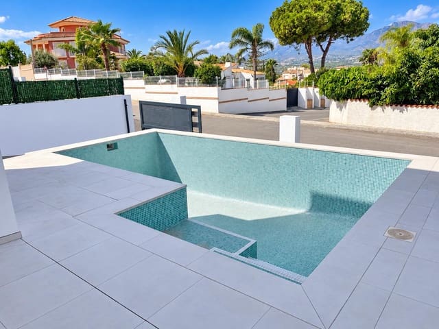 4 soverom Kjedet enebolig til salgs i Albir, Alfaz del Pi / L'Alfàs del Pi med svømmebasseng garasje - € 890 000 (Ref: 10163474)