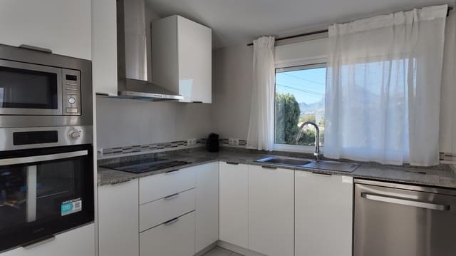 3 soveværelse Villa til leje i Albir, Alfaz del Pi / L'Alfàs del Pi med swimmingpool garage - € 2.800 (Ref: 10183758)