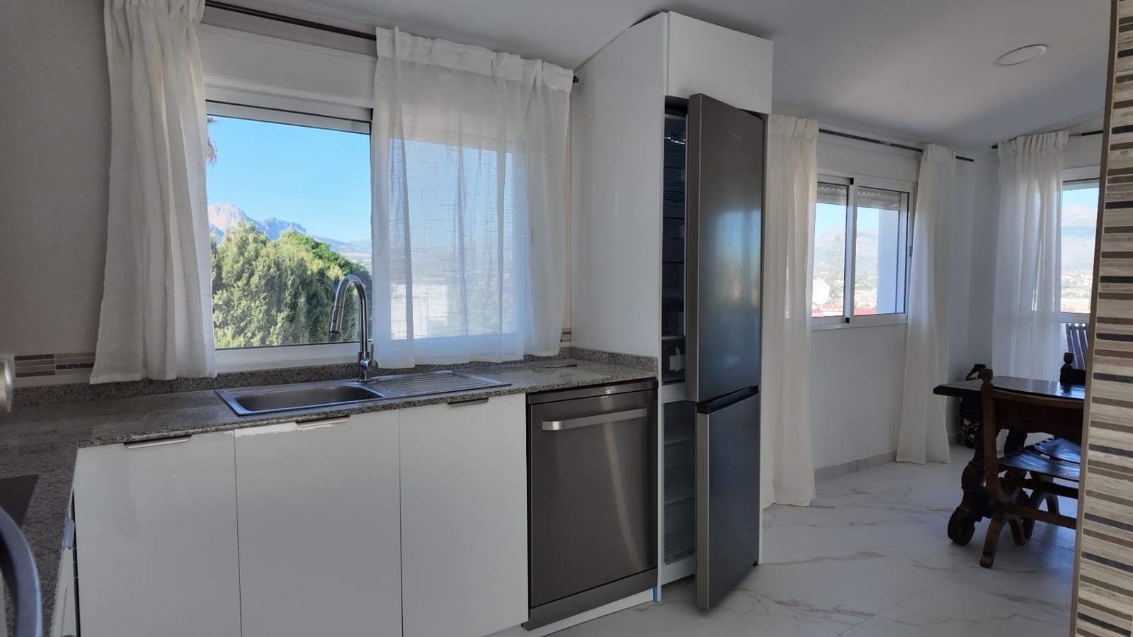 3 soveværelse Villa til leje i Albir med swimmingpool garage - € 2.800 (Ref: 10183758)