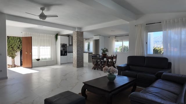 3 soveværelse Villa til leje i Albir, Alfaz del Pi / L'Alfàs del Pi med swimmingpool garage - € 2.800 (Ref: 10183758)