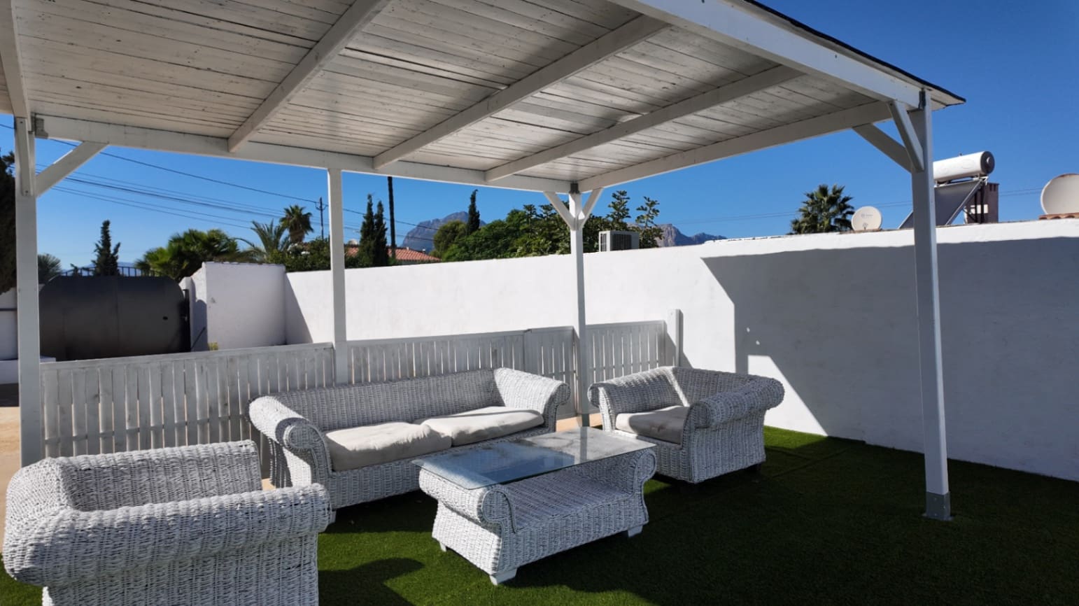 3 soveværelse Villa til leje i Albir med swimmingpool garage - € 2.800 (Ref: 10183758)