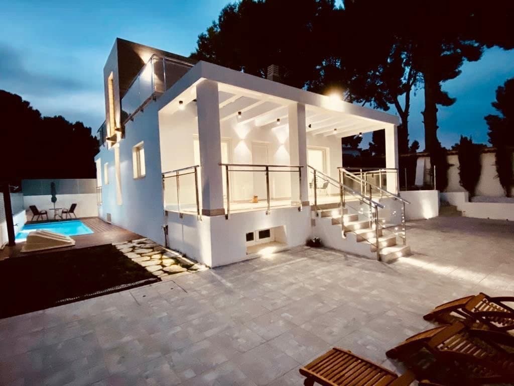 Chalet de 4 habitaciones en La Nucia en venta con piscina garaje - 620.000 € (Ref: 6265017)