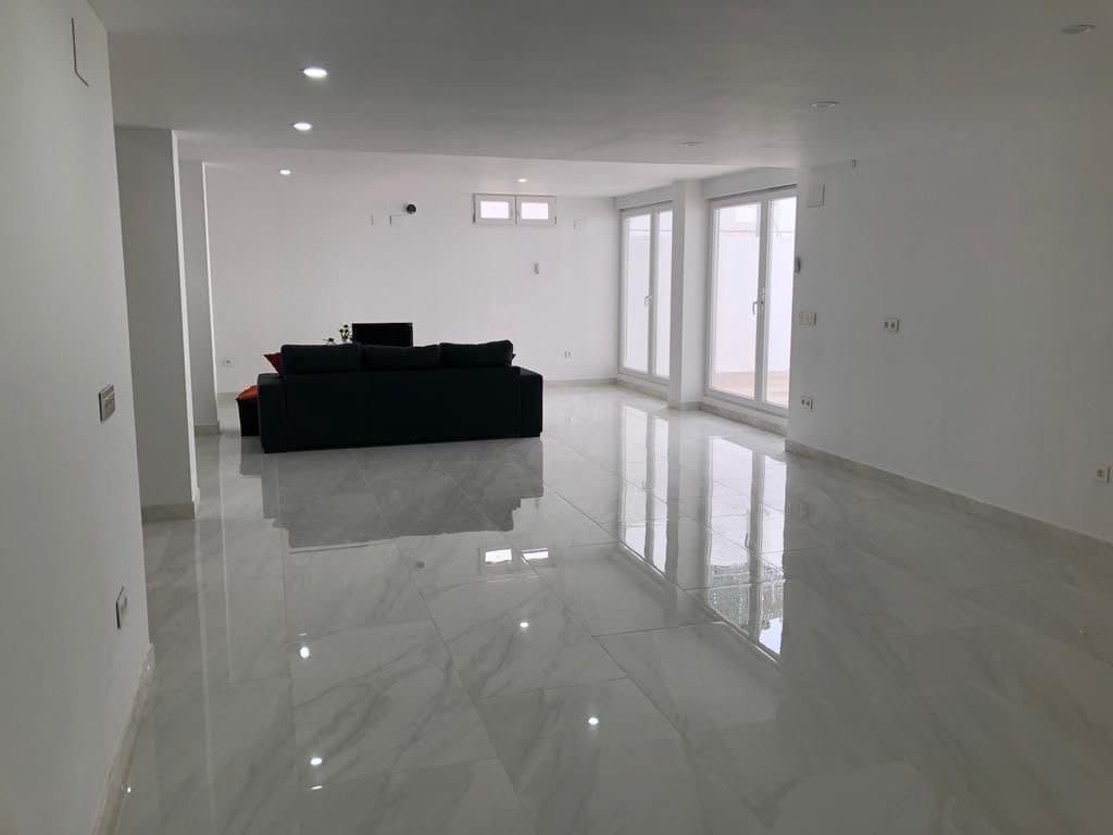 Chalet de 4 habitaciones en La Nucia en venta con piscina garaje - 620.000 € (Ref: 6265017)