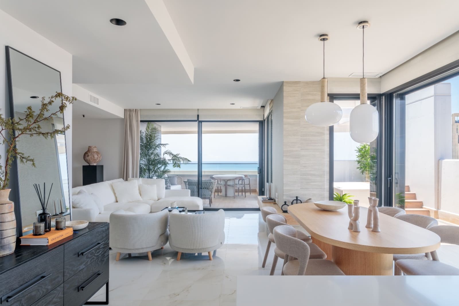 Apartment for sale in Benidorm with pool garage - € 675,000 (Ref: 6265023)