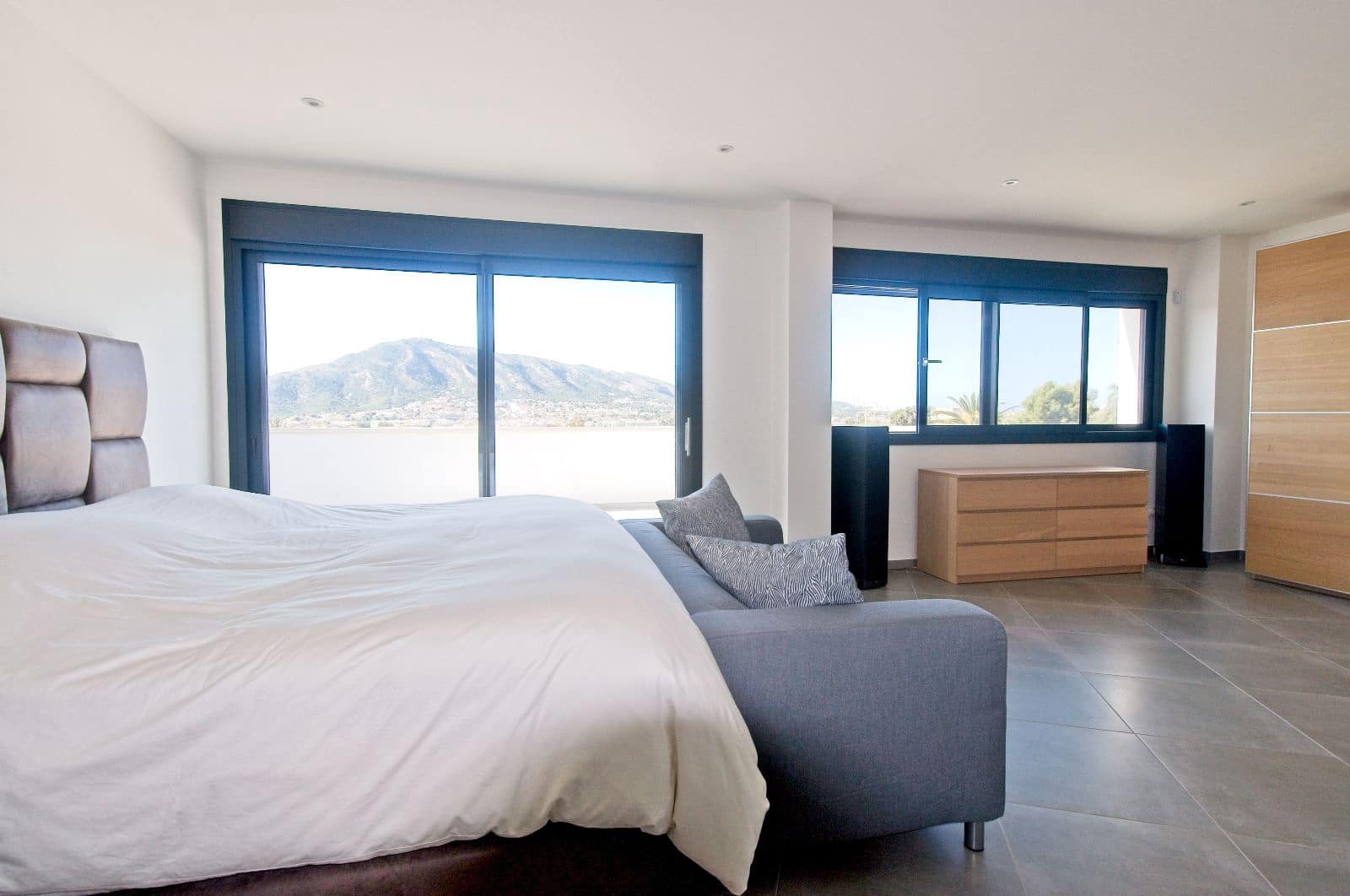 5 bedroom Villa for sale in Altea with pool garage - € 2,700,000 (Ref: 7409200)