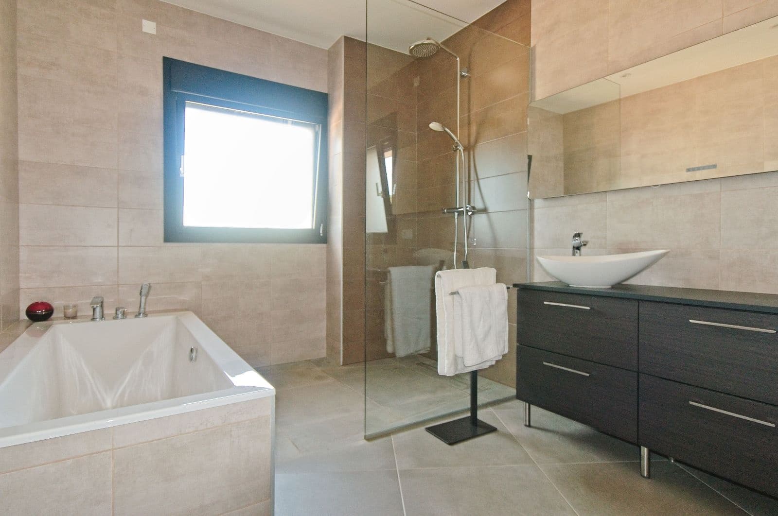 5 bedroom Villa for sale in Altea with pool garage - € 2,700,000 (Ref: 7409200)