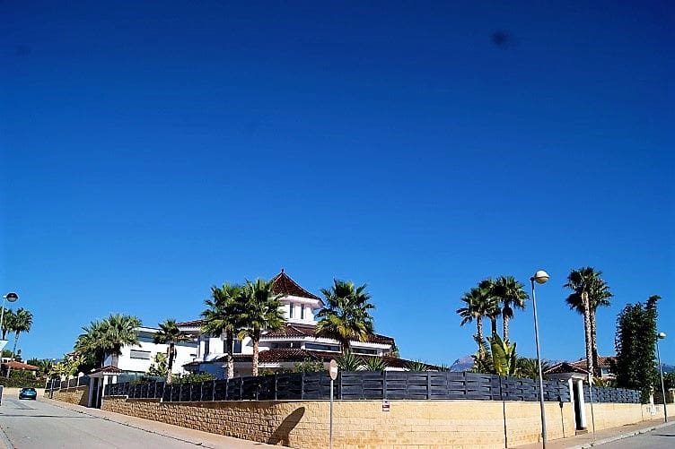 6 Zimmer Villa zu verkaufen in Alfaz del Pi / L'Alfas del Pi mit Pool Garage - 1.600.000 € (Ref: 7442315)