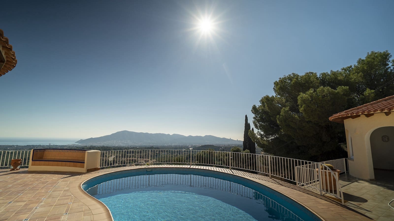 5 Zimmer Villa zu verkaufen in Alfaz del Pi / L'Alfas del Pi mit Pool Garage - 945.000 € (Ref: 7464317)