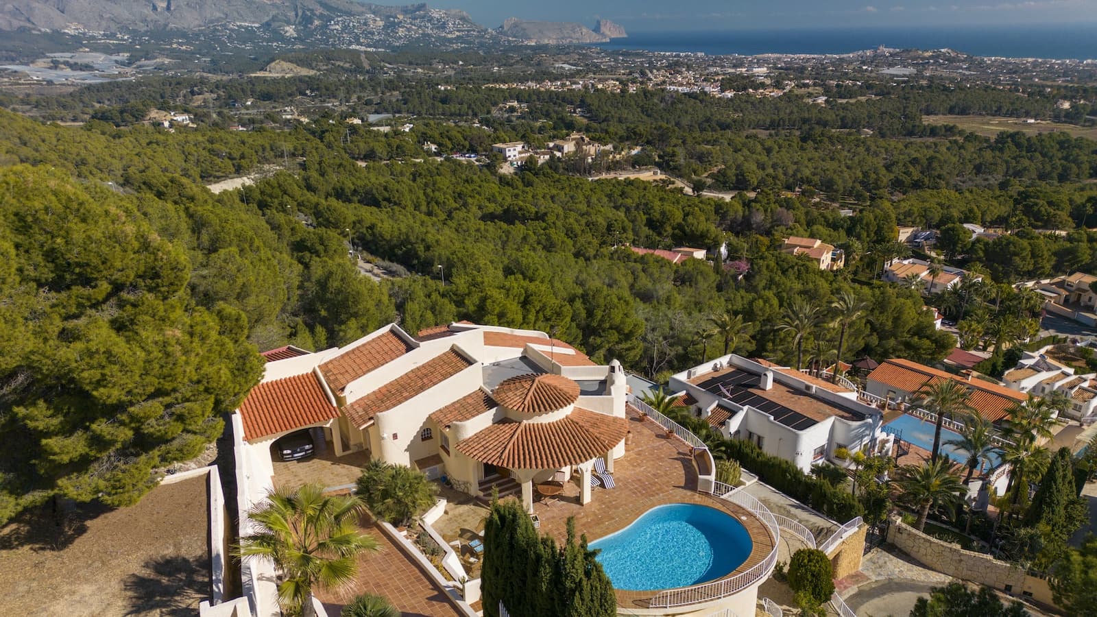 5 Zimmer Villa zu verkaufen in Alfaz del Pi / L'Alfas del Pi mit Pool Garage - 945.000 € (Ref: 7464317)