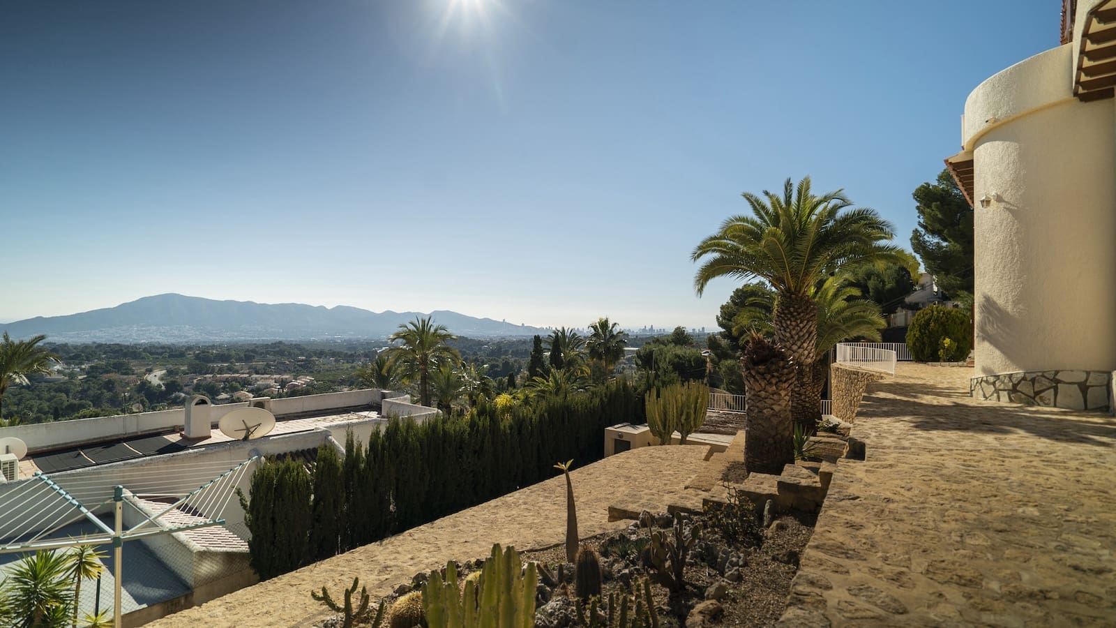 5 Zimmer Villa zu verkaufen in Alfaz del Pi / L'Alfas del Pi mit Pool Garage - 945.000 € (Ref: 7464317)