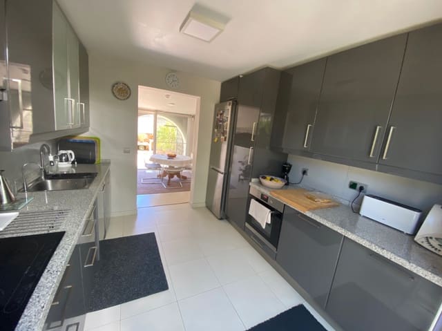 2 soveværelse Villa til salg i Albir, Alfaz del Pi / L'Alfàs del Pi med garage - € 475.000 (Ref: 7987958)