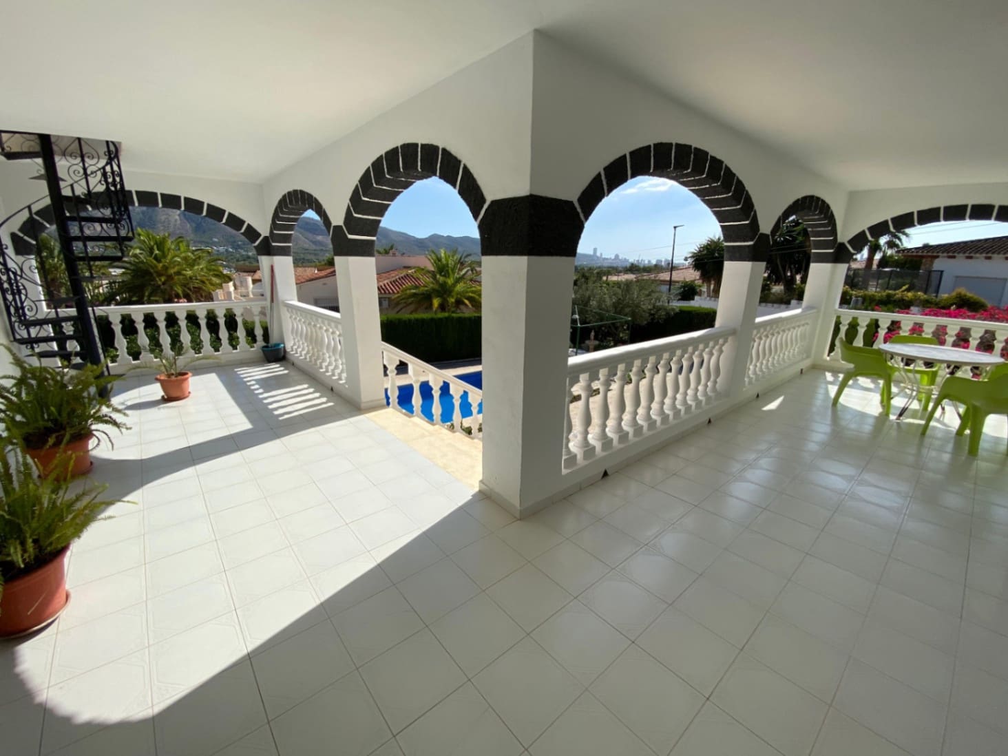 3 slaapkamer Villa te koop in Alfaz del Pi / L'Alfas del Pi met zwembad garage - € 895.000 (Ref: 8079594)