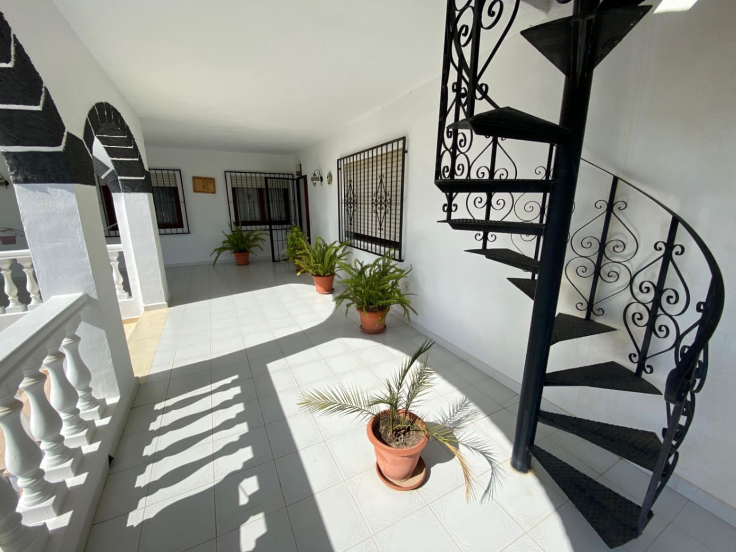 3 slaapkamer Villa te koop in Alfaz del Pi / L'Alfas del Pi met zwembad garage - € 895.000 (Ref: 8079594)