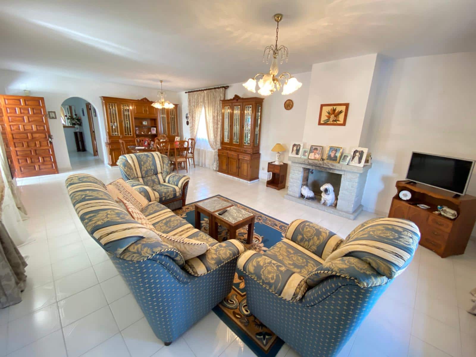 3 slaapkamer Villa te koop in Alfaz del Pi / L'Alfas del Pi met zwembad garage - € 895.000 (Ref: 8079594)