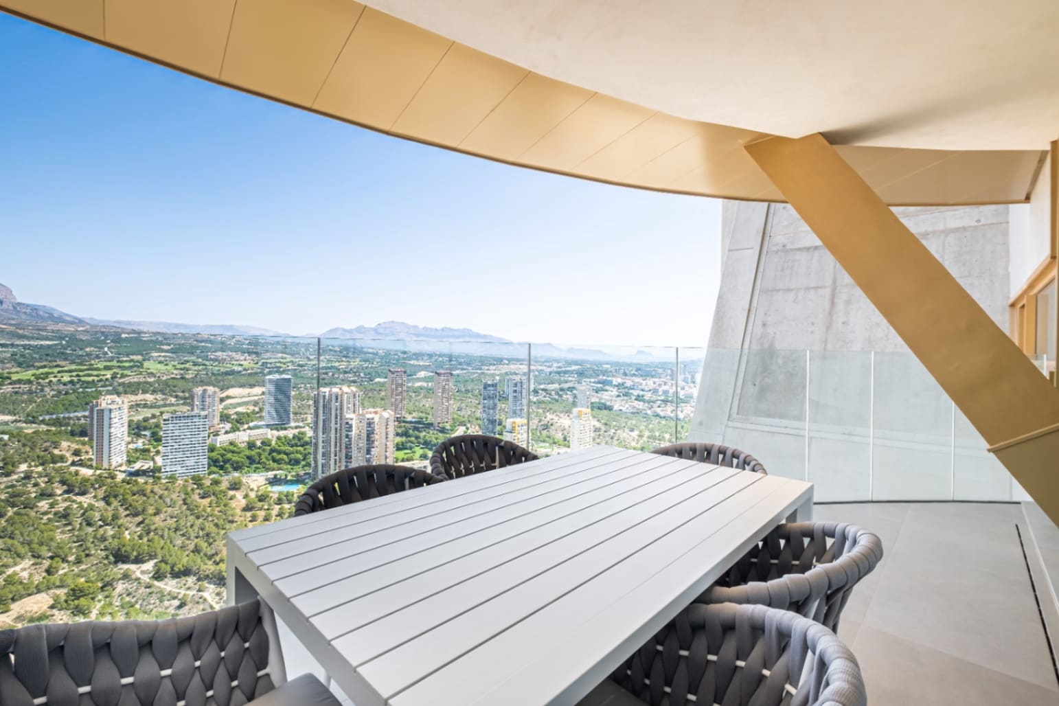 3 chambre Appartement à vendre à Benidorm avec piscine garage - 885 000 € (Ref: 8079600)