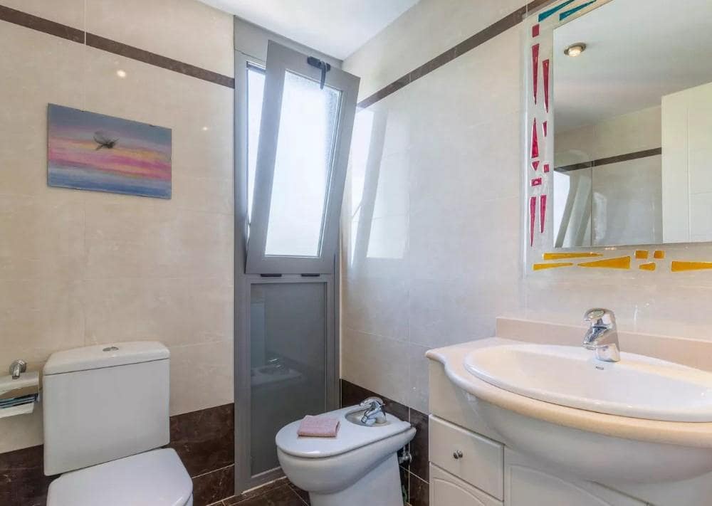 2 soverom Leilighet til salgs i Benidorm med svømmebasseng garasje - € 290 000 (Ref: 8123974)