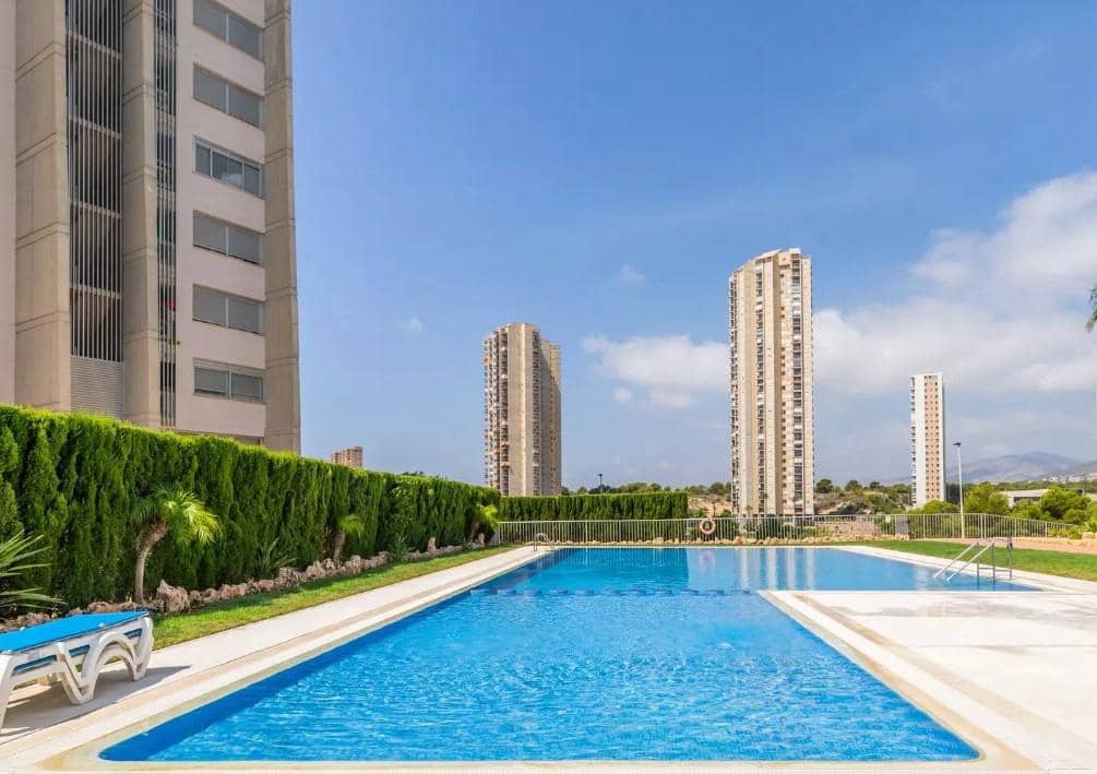 2 soverom Leilighet til salgs i Benidorm med svømmebasseng garasje - € 290 000 (Ref: 8123974)