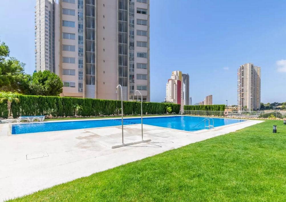 2 soverom Leilighet til salgs i Benidorm med svømmebasseng garasje - € 290 000 (Ref: 8123974)