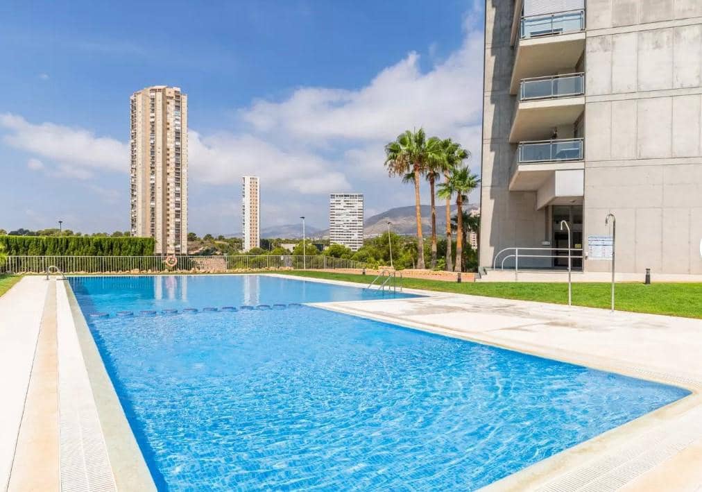 2 soverom Leilighet til salgs i Benidorm med svømmebasseng garasje - € 290 000 (Ref: 8123974)