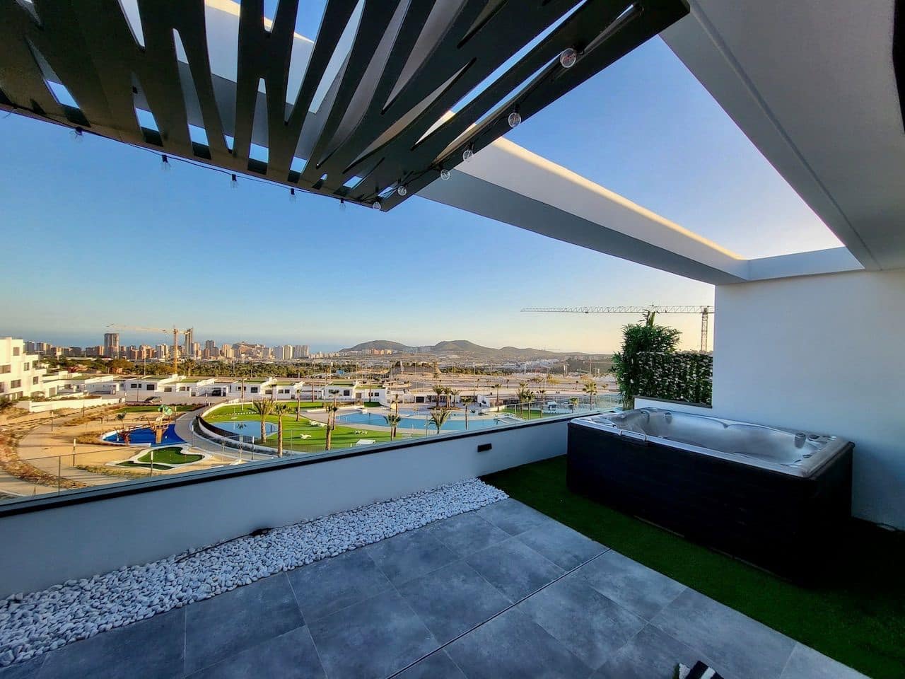 2 slaapkamer Penthouse te koop in Finestrat met zwembad garage - € 410.000 (Ref: 8250090)