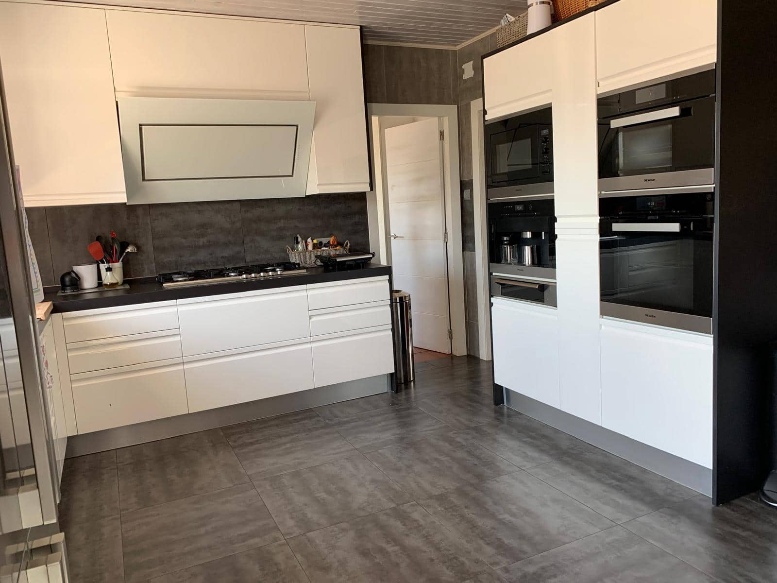 3 bedroom Villa for sale in La Nucia with pool garage - € 750,000 (Ref: 8307680)