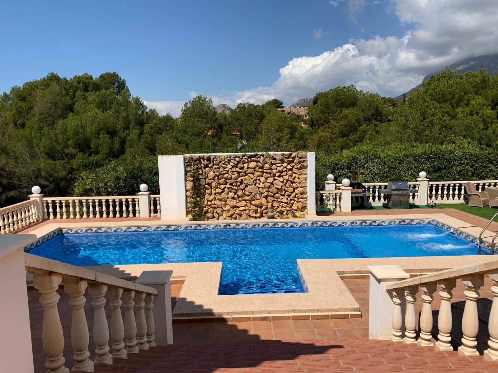 3 bedroom Villa for sale in La Nucia with pool garage - € 750,000 (Ref: 8307680)