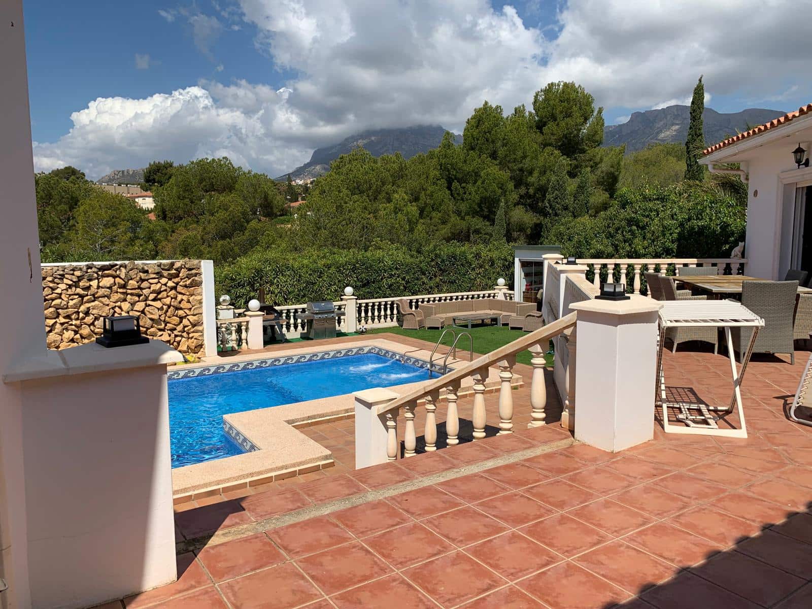 3 bedroom Villa for sale in La Nucia with pool garage - € 750,000 (Ref: 8307680)