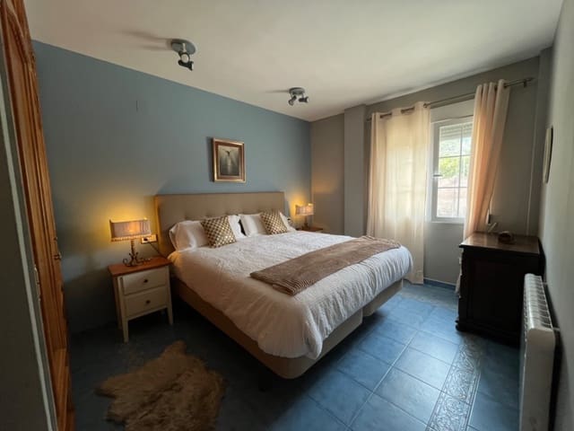 4 bedroom Villa for rent in Polop with pool garage - € 3,900 (Ref: 8352705)