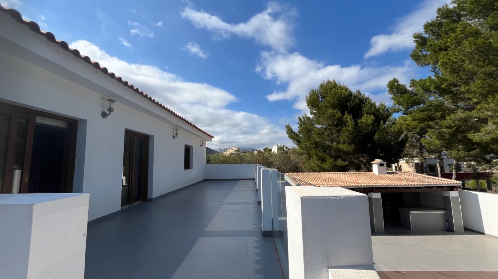 4 soverom Villa til salgs i La Nucia med svømmebasseng garasje - € 950 000 (Ref: 8402168)