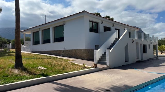 4 soverom Villa til salgs i La Nucia med svømmebasseng garasje - € 950 000 (Ref: 8402168)