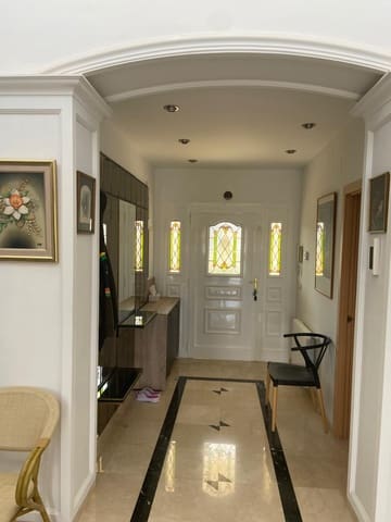 Chalet de 9 habitaciones en Alfaz del Pi / L'Alfàs del Pi en venta con piscina garaje - 1.199.000 € (Ref: 8456317)