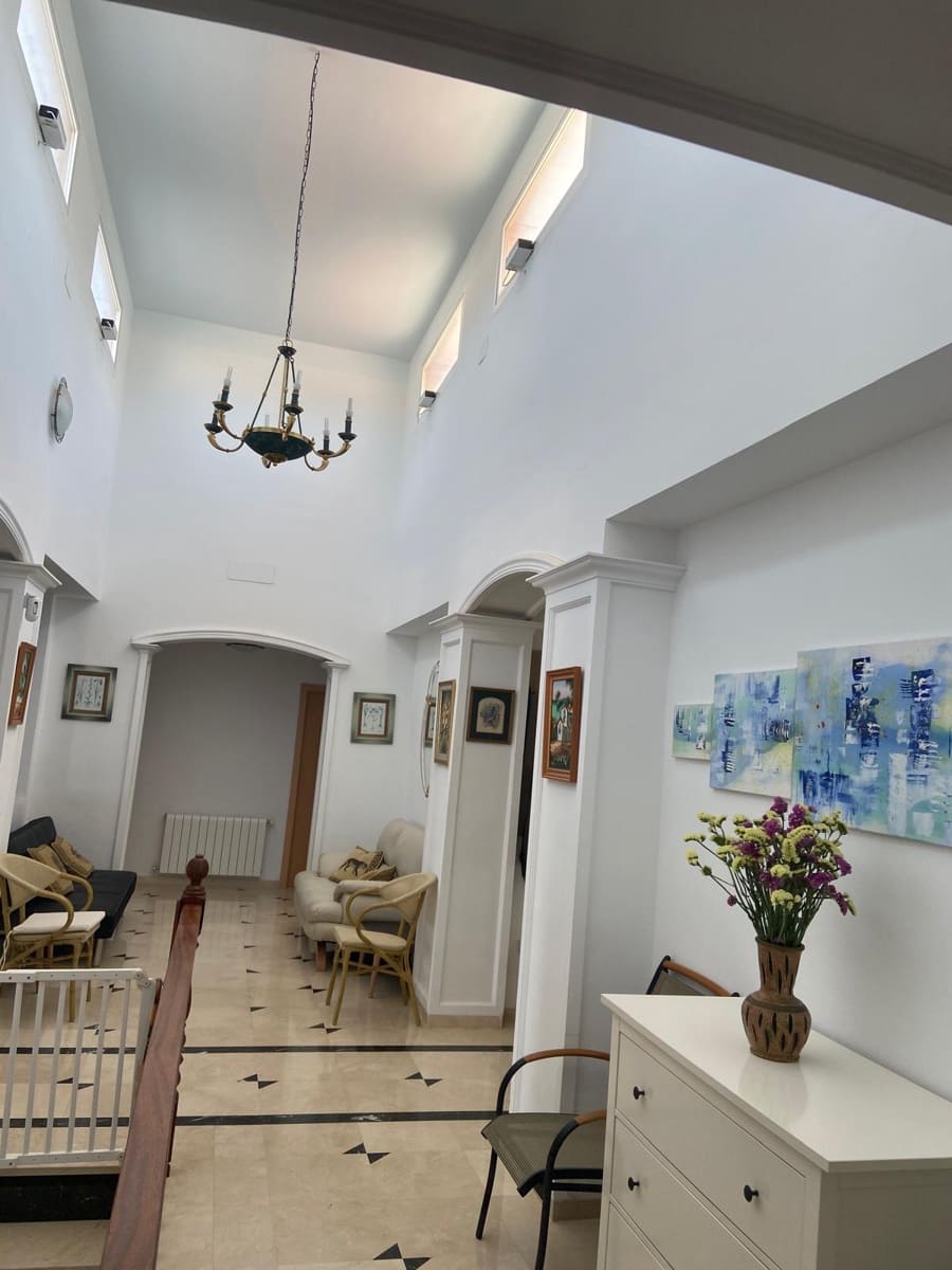 Chalet de 9 habitaciones en Alfaz del Pi / L'Alfàs del Pi en venta con piscina garaje - 1.199.000 € (Ref: 8456317)