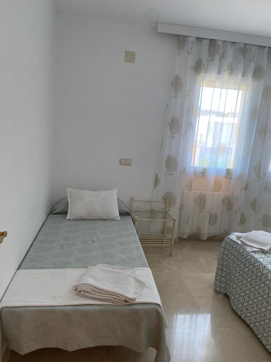 Chalet de 9 habitaciones en Alfaz del Pi / L'Alfàs del Pi en venta con piscina garaje - 1.199.000 € (Ref: 8456317)