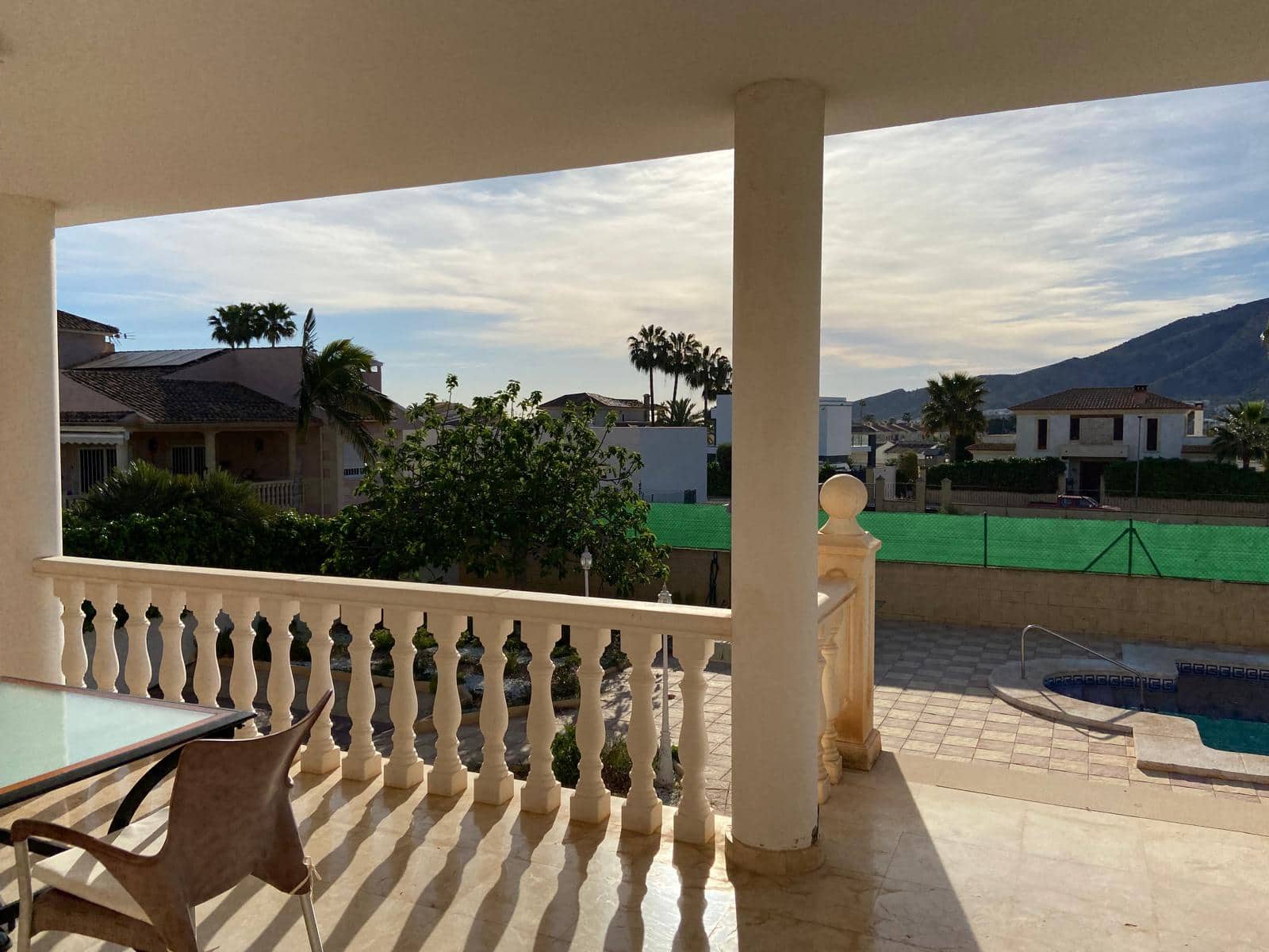 Chalet de 9 habitaciones en Alfaz del Pi / L'Alfàs del Pi en venta con piscina garaje - 1.199.000 € (Ref: 8456317)