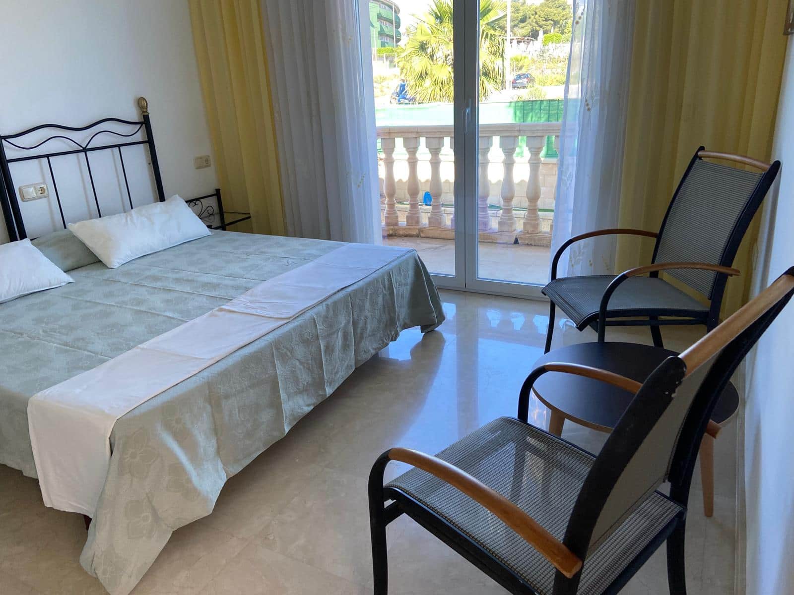 Chalet de 9 habitaciones en Alfaz del Pi / L'Alfàs del Pi en venta con piscina garaje - 1.199.000 € (Ref: 8456317)